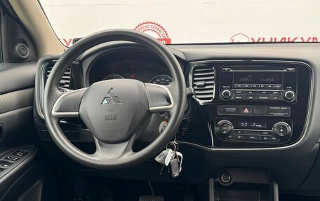 Mitsubishi Outlander III рестайлинг 3, 2015 год, 1 699 000 рублей, 20 фотография