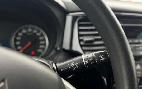 Mitsubishi Outlander III рестайлинг 3, 2015 год, 1 699 000 рублей, 27 фотография