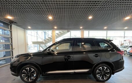 Mitsubishi Outlander III рестайлинг 3, 2021 год, 2 840 000 рублей, 6 фотография
