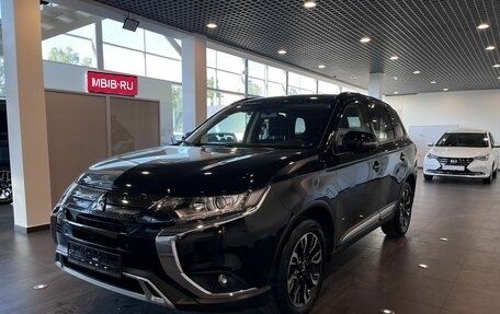 Mitsubishi Outlander III рестайлинг 3, 2021 год, 2 840 000 рублей, 7 фотография