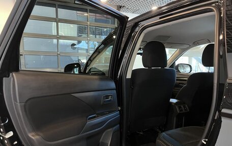 Mitsubishi Outlander III рестайлинг 3, 2021 год, 2 840 000 рублей, 22 фотография
