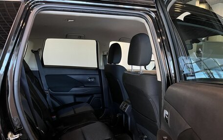Mitsubishi Outlander III рестайлинг 3, 2021 год, 2 840 000 рублей, 23 фотография