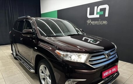 Toyota Highlander III, 2011 год, 2 990 000 рублей, 1 фотография