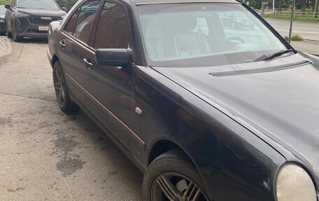 Mercedes-Benz E-Класс, 1999 год, 535 000 рублей, 2 фотография