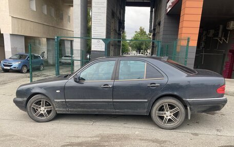 Mercedes-Benz E-Класс, 1999 год, 535 000 рублей, 5 фотография