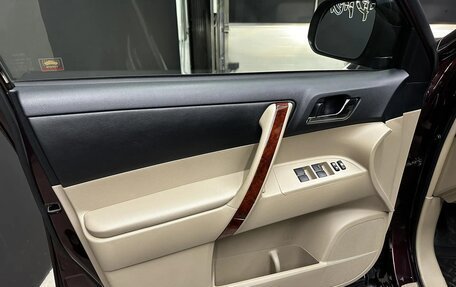 Toyota Highlander III, 2011 год, 2 990 000 рублей, 7 фотография