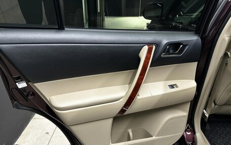 Toyota Highlander III, 2011 год, 2 990 000 рублей, 18 фотография