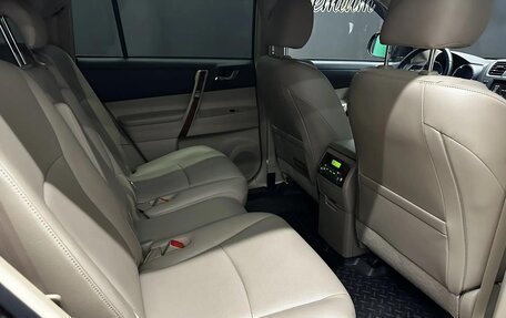 Toyota Highlander III, 2011 год, 2 990 000 рублей, 22 фотография