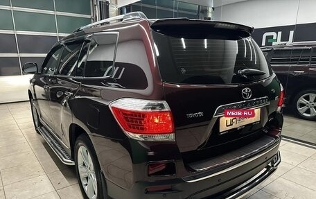 Toyota Highlander III, 2011 год, 2 990 000 рублей, 4 фотография