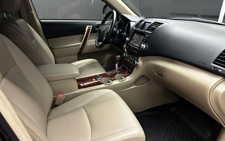 Toyota Highlander III, 2011 год, 2 990 000 рублей, 25 фотография