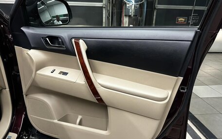 Toyota Highlander III, 2011 год, 2 990 000 рублей, 24 фотография