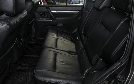 Mitsubishi Pajero IV, 2014 год, 2 350 000 рублей, 15 фотография