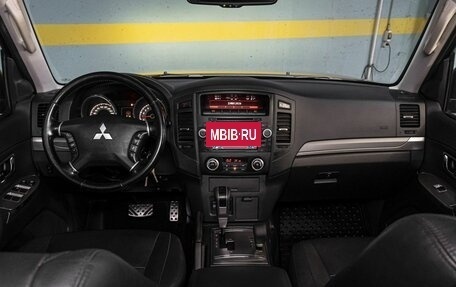 Mitsubishi Pajero IV, 2014 год, 2 350 000 рублей, 18 фотография