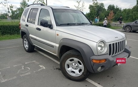 Jeep Cherokee, 2004 год, 680 000 рублей, 2 фотография