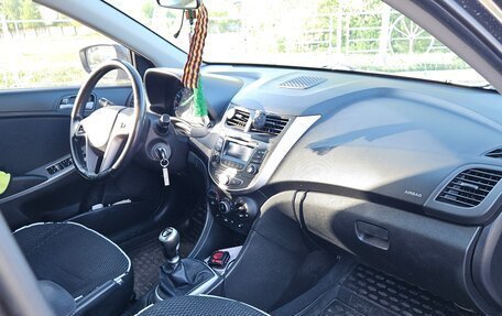Hyundai Solaris II рестайлинг, 2015 год, 890 000 рублей, 4 фотография