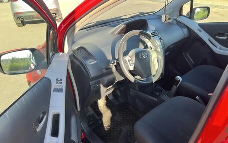 Toyota Yaris III рестайлинг, 2008 год, 545 000 рублей, 8 фотография