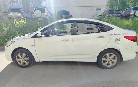Hyundai Solaris II рестайлинг, 2013 год, 570 000 рублей, 2 фотография