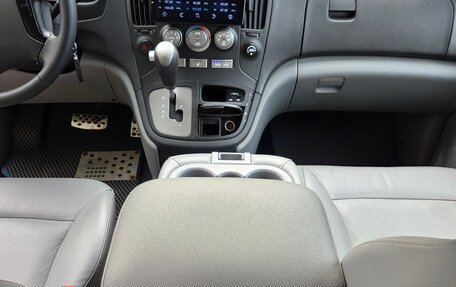Hyundai Grand Starex Grand Starex I рестайлинг 2, 2015 год, 2 200 000 рублей, 11 фотография