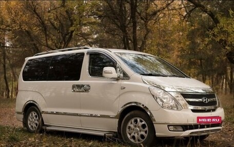 Hyundai Grand Starex Grand Starex I рестайлинг 2, 2015 год, 2 200 000 рублей, 3 фотография