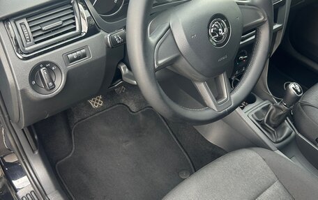 Skoda Rapid I, 2018 год, 1 080 000 рублей, 13 фотография