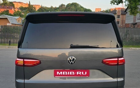 Volkswagen Multivan, 2022 год, 6 500 000 рублей, 4 фотография
