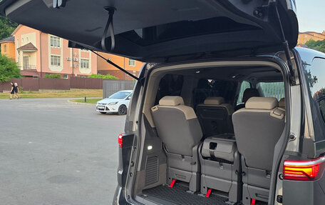 Volkswagen Multivan, 2022 год, 6 500 000 рублей, 16 фотография
