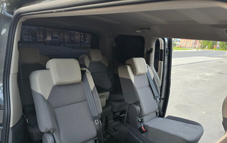 Volkswagen Multivan, 2022 год, 6 500 000 рублей, 12 фотография