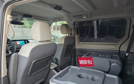 Volkswagen Multivan, 2022 год, 6 500 000 рублей, 14 фотография