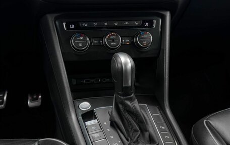 Volkswagen Tiguan II, 2019 год, 2 399 900 рублей, 11 фотография