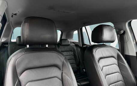 Volkswagen Tiguan II, 2019 год, 2 399 900 рублей, 19 фотография