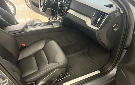 Volvo V60 Cross Country II, 2021 год, 3 899 000 рублей, 11 фотография