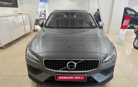 Volvo V60 Cross Country II, 2021 год, 3 899 000 рублей, 2 фотография