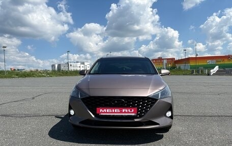 Hyundai Solaris II рестайлинг, 2021 год, 1 580 000 рублей, 2 фотография