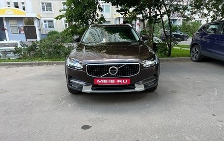 Volvo V90 Cross Country I рестайлинг, 2019 год, 3 100 000 рублей, 6 фотография
