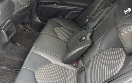 Toyota Camry, 2017 год, 2 750 000 рублей, 5 фотография