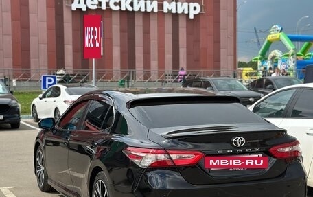 Toyota Camry, 2017 год, 2 750 000 рублей, 10 фотография