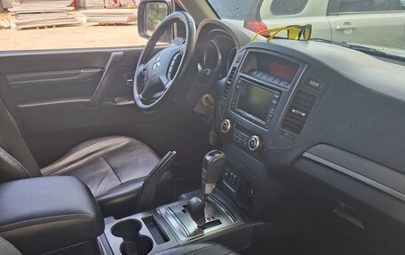 Mitsubishi Pajero IV, 2010 год, 2 000 000 рублей, 9 фотография