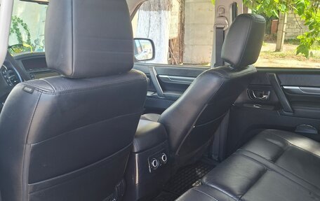 Mitsubishi Pajero IV, 2010 год, 2 000 000 рублей, 7 фотография