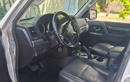 Mitsubishi Pajero IV, 2010 год, 2 000 000 рублей, 4 фотография