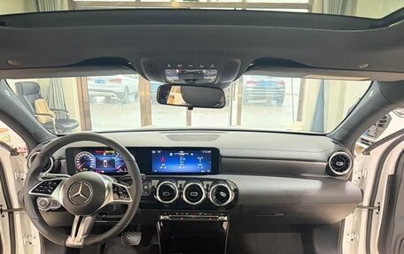 Mercedes-Benz A-Класс, 2023 год, 2 361 000 рублей, 6 фотография