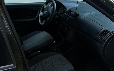 Skoda Fabia II, 2013 год, 799 000 рублей, 2 фотография