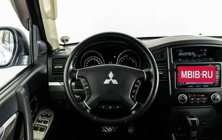 Mitsubishi Pajero IV, 2014 год, 2 399 000 рублей, 15 фотография