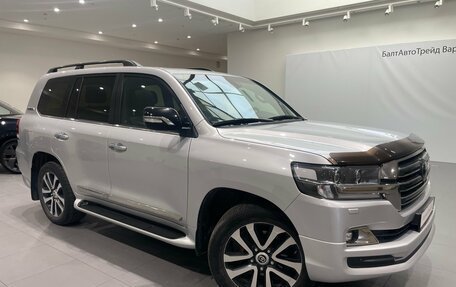 Toyota Land Cruiser 200, 2018 год, 6 750 000 рублей, 3 фотография