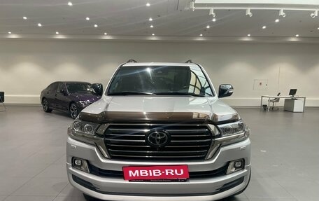 Toyota Land Cruiser 200, 2018 год, 6 750 000 рублей, 2 фотография