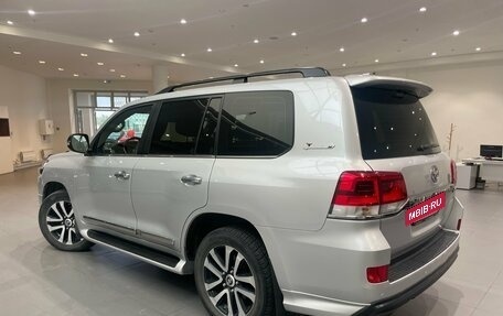 Toyota Land Cruiser 200, 2018 год, 6 750 000 рублей, 4 фотография