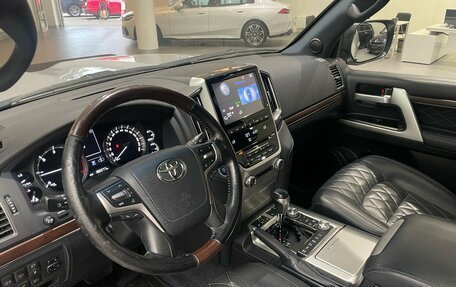 Toyota Land Cruiser 200, 2018 год, 6 750 000 рублей, 7 фотография