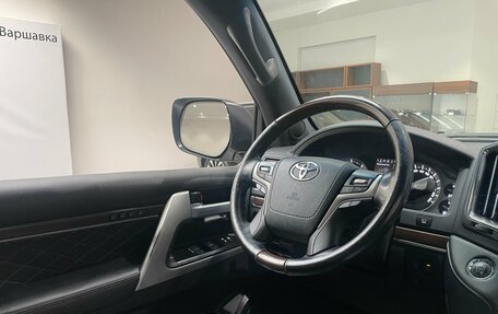 Toyota Land Cruiser 200, 2018 год, 6 750 000 рублей, 15 фотография