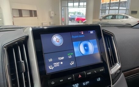 Toyota Land Cruiser 200, 2018 год, 6 750 000 рублей, 19 фотография