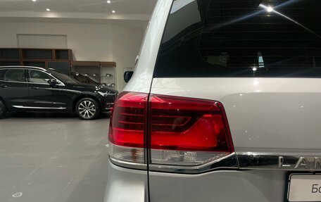 Toyota Land Cruiser 200, 2018 год, 6 750 000 рублей, 30 фотография