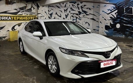 Toyota Camry, 2019 год, 2 700 000 рублей, 2 фотография